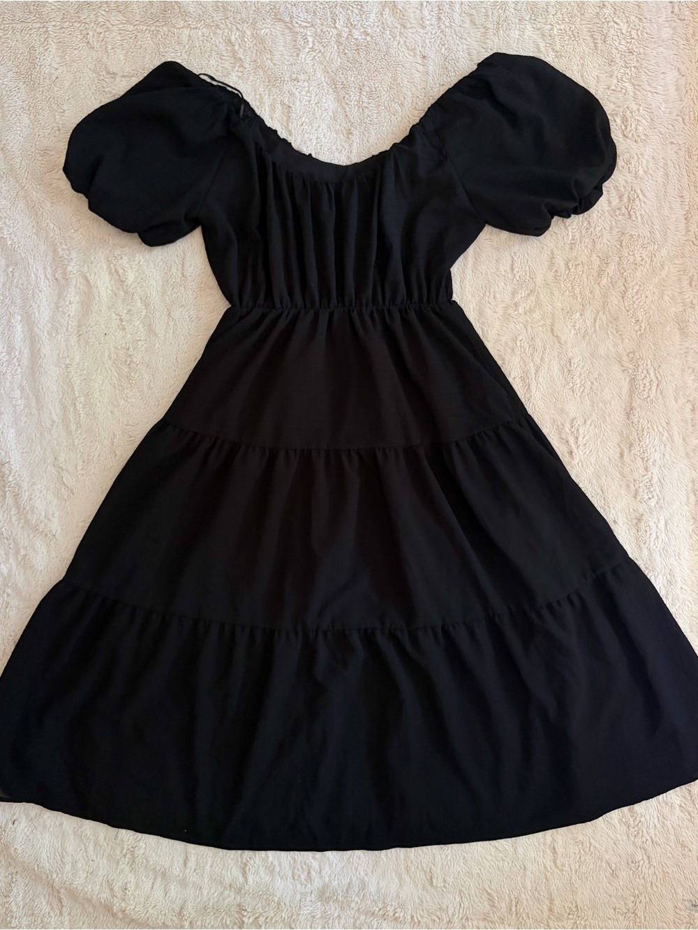 ASTR The Label Black Puff Sleeve Tiered Midi Dress Size Medium - Picture 7 of 7